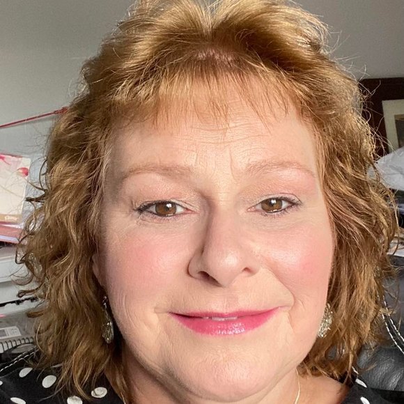 Meet your Posher, Jen - Picture 1 of 1